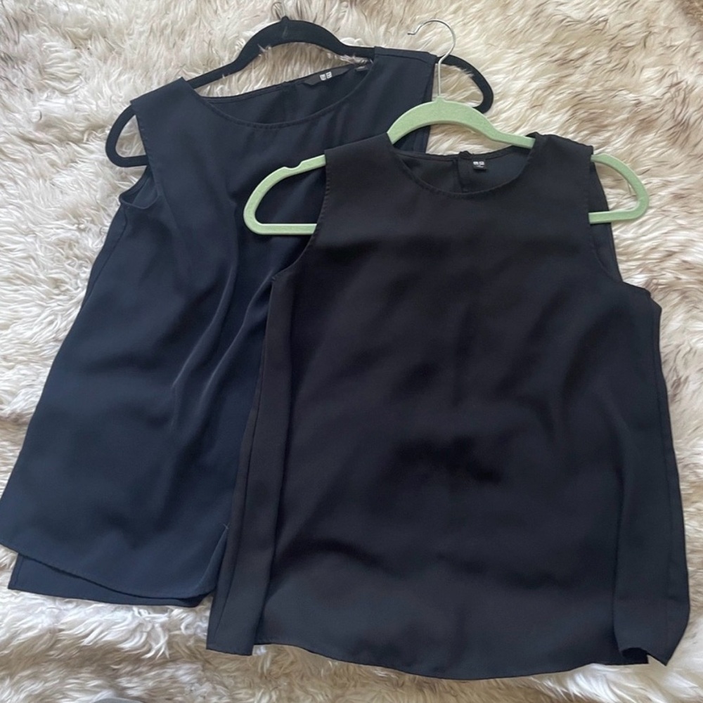 Lot of 2 Uniqlo trapeze sleeveless tops OL